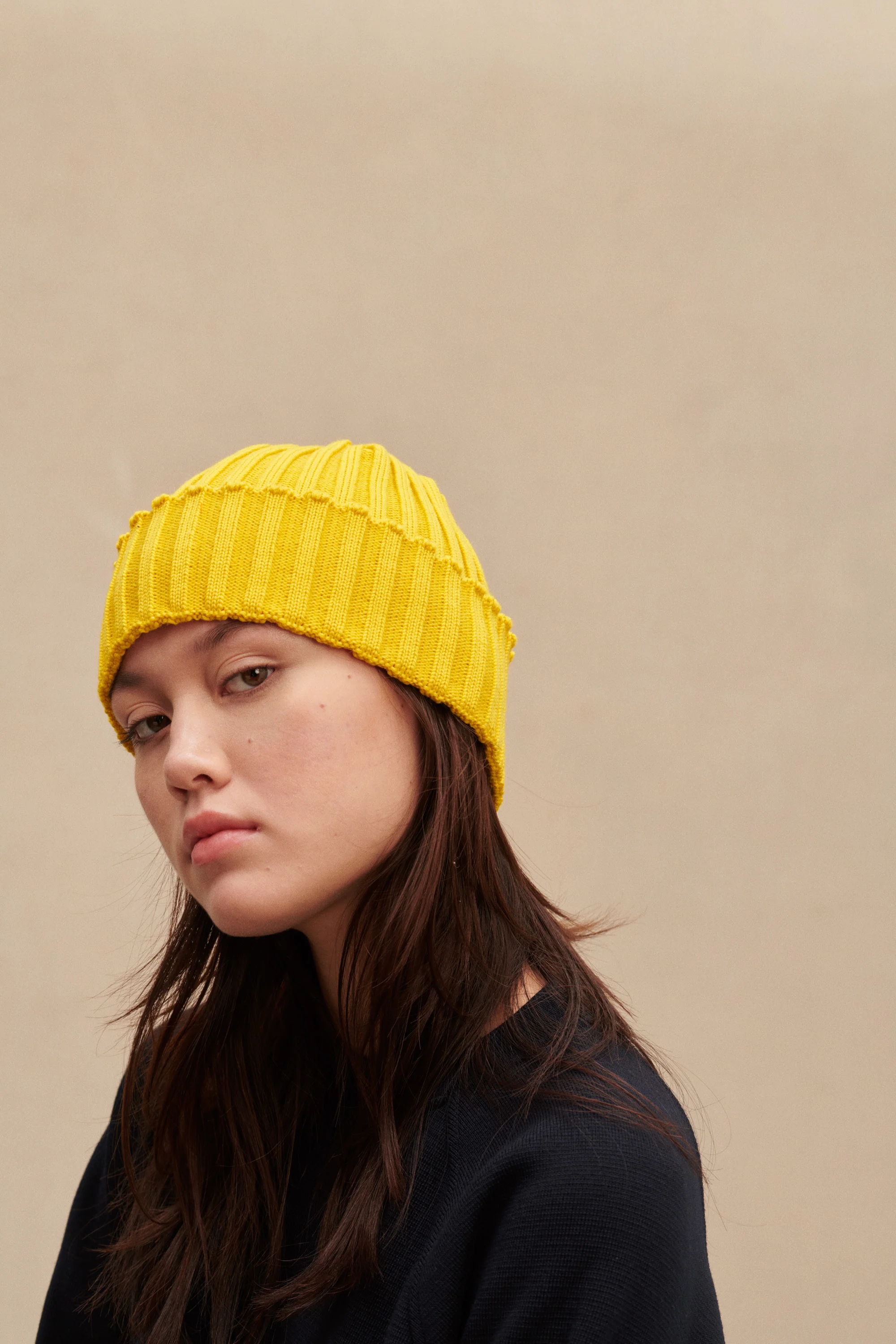 Bonnet à côtes jaune 100% laine mérinos - Image 3