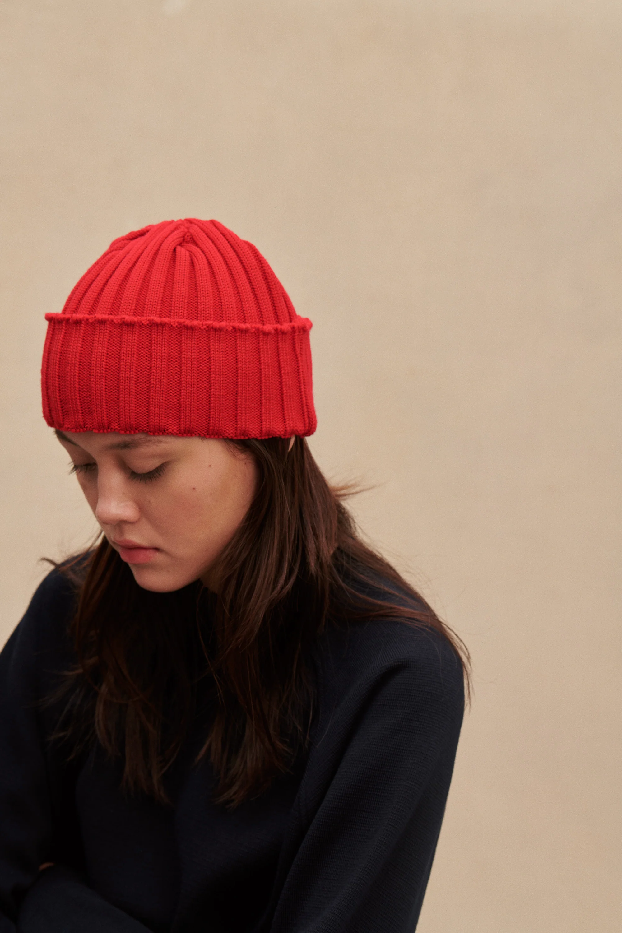 Bonnet à côtes rouge sémaphore 100% laine mérinos - Image 3