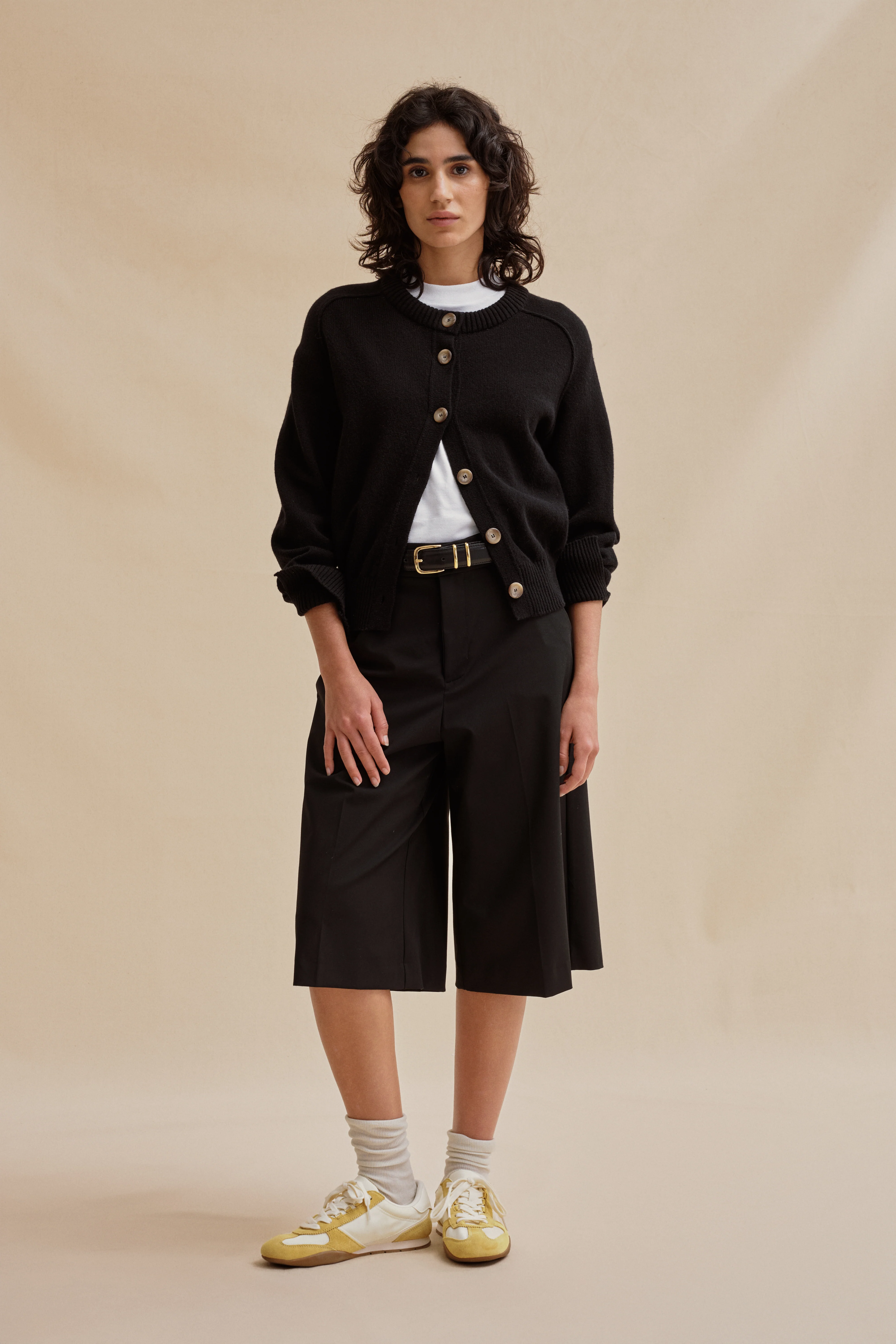 Cardigan noir en laine mérinos pour femme - Image 3