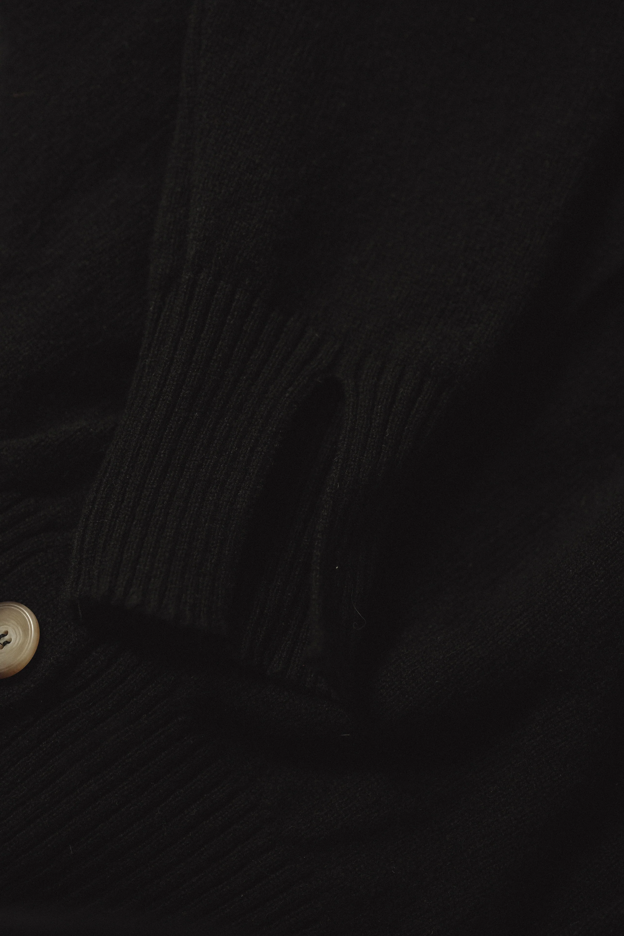 Cardigan noir en laine mérinos pour femme - Image 9