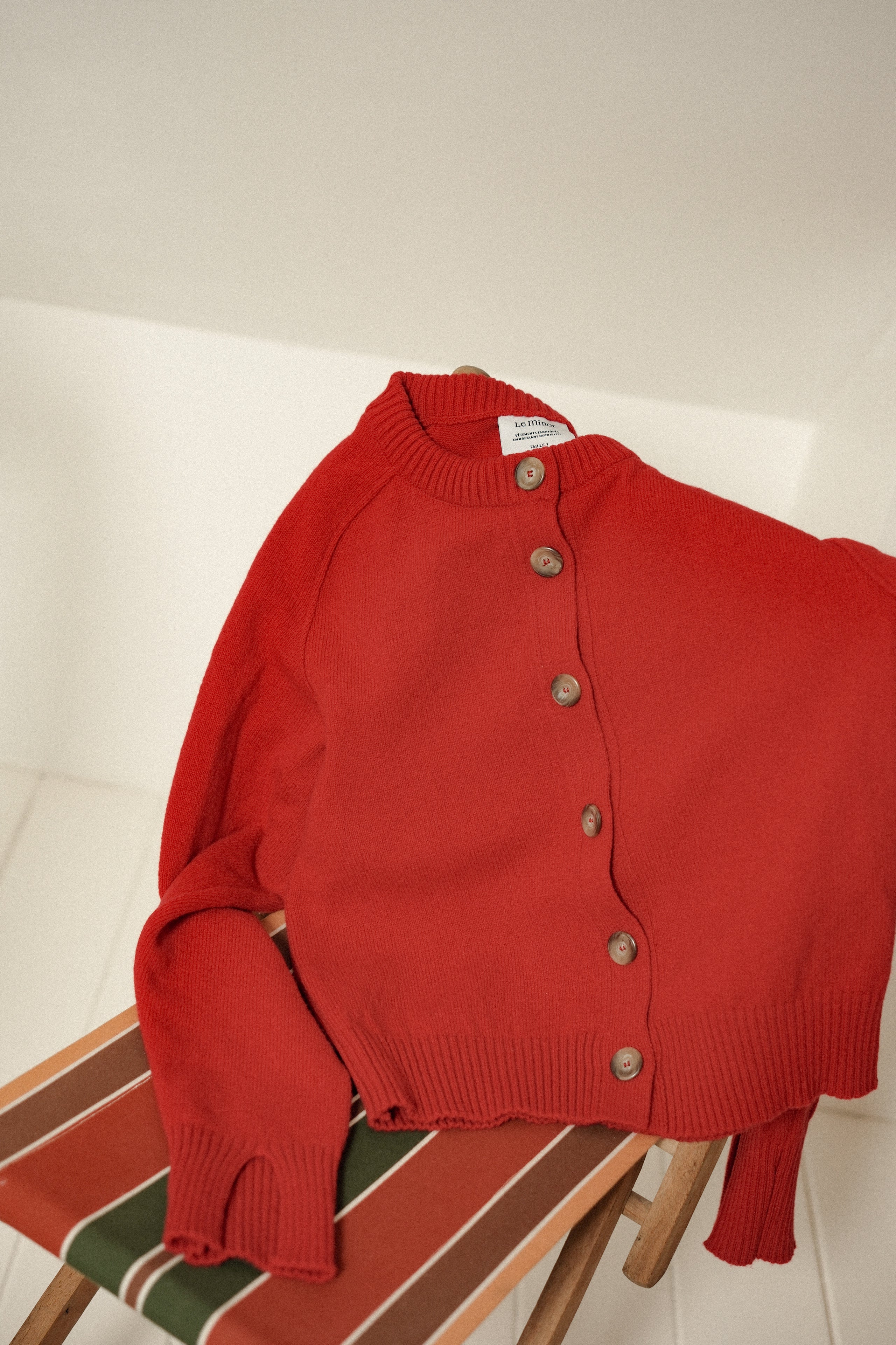 Cardigan rouge en laine mérinos pour femme - Image 10