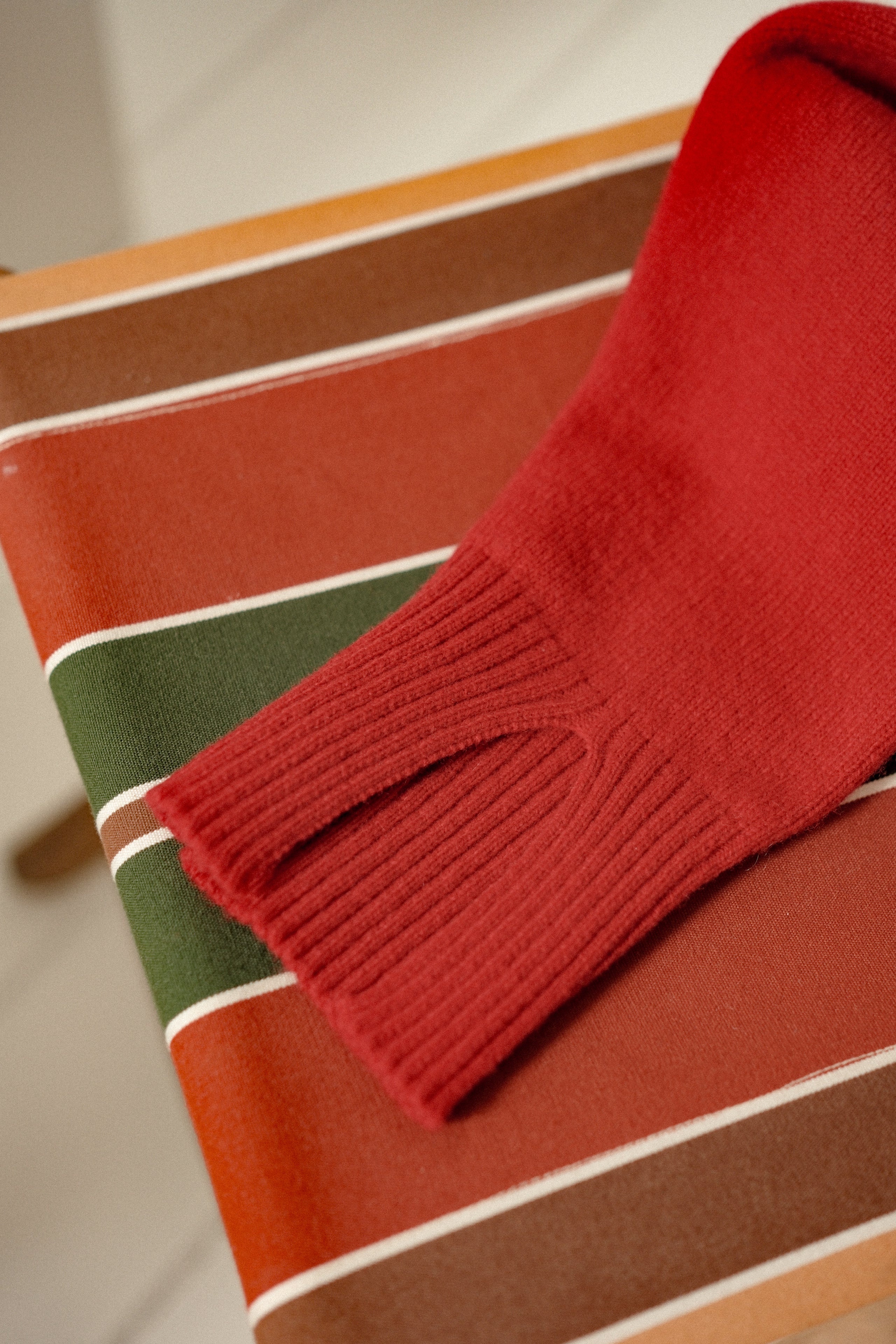 Cardigan rouge en laine mérinos pour femme - Image 8