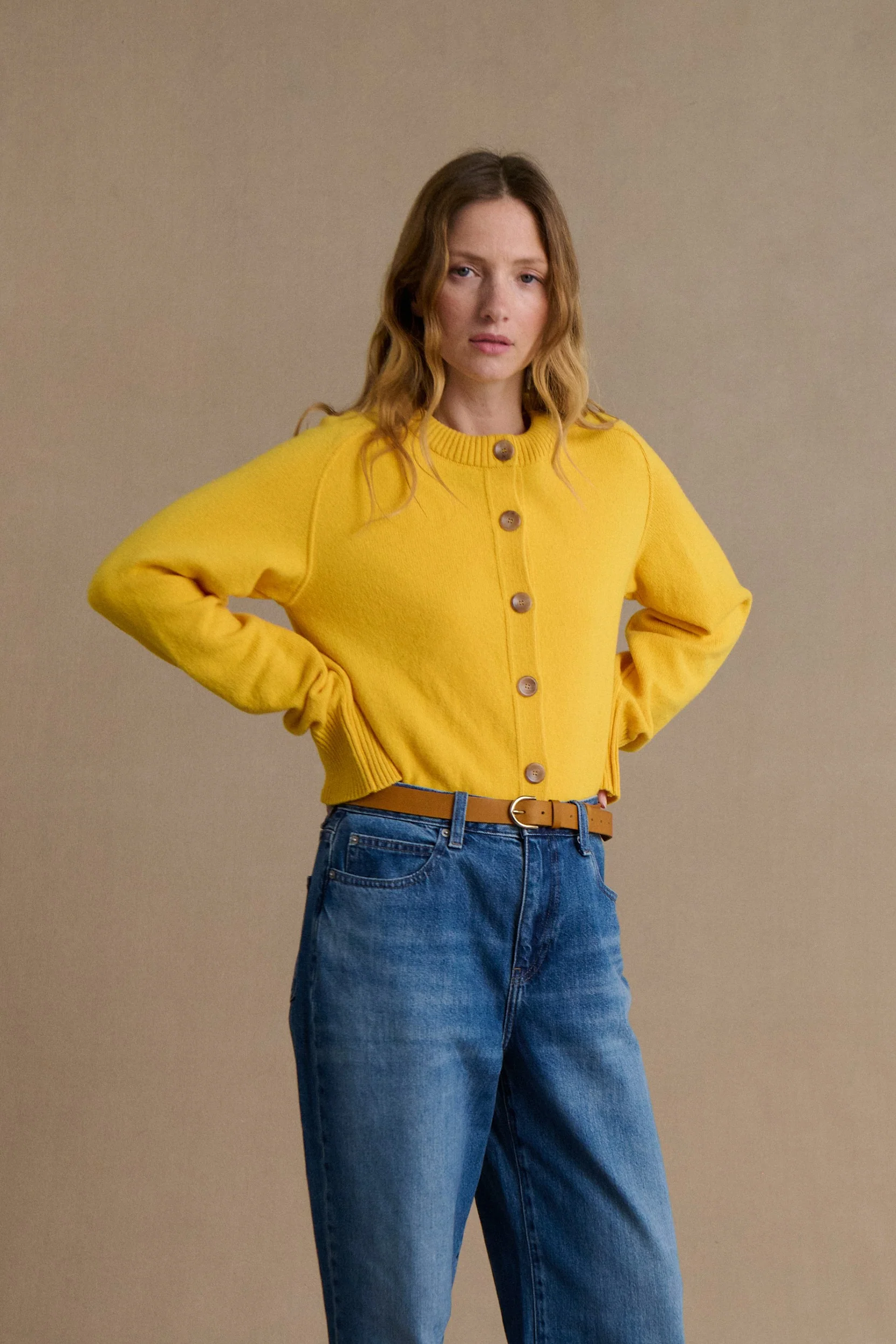 Cardigan jaune en laine mérinos pour femme - Image 3