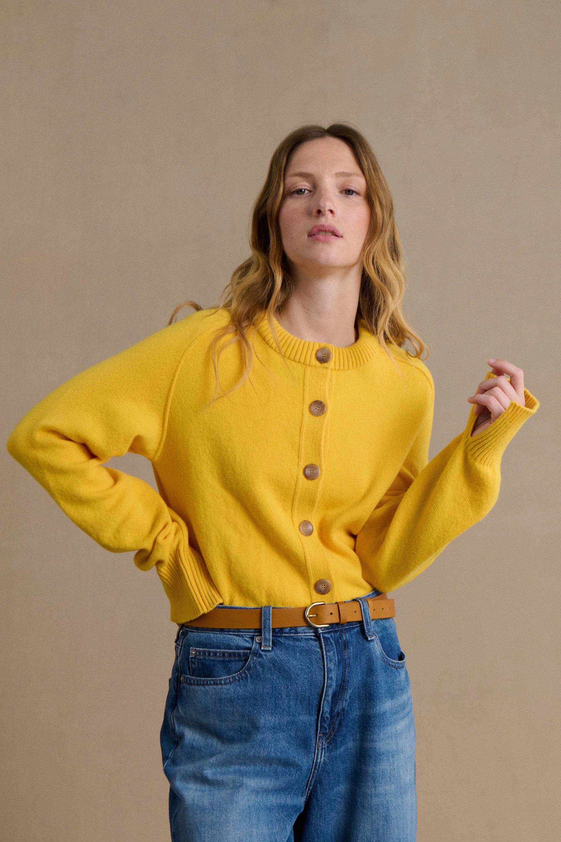 Cardigan jaune en laine mérinos pour femme - Image 4