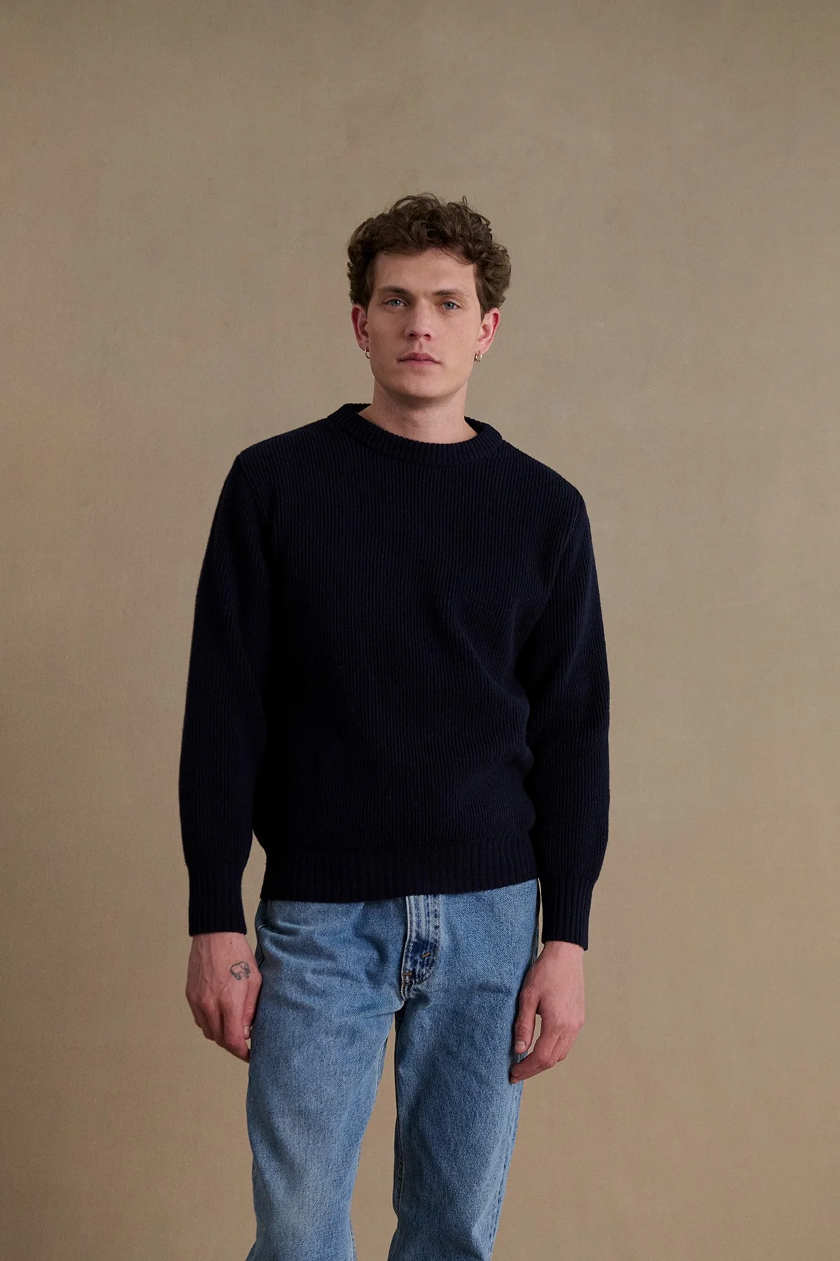 Pull homme col rond à côtes bleu marine - Image 3