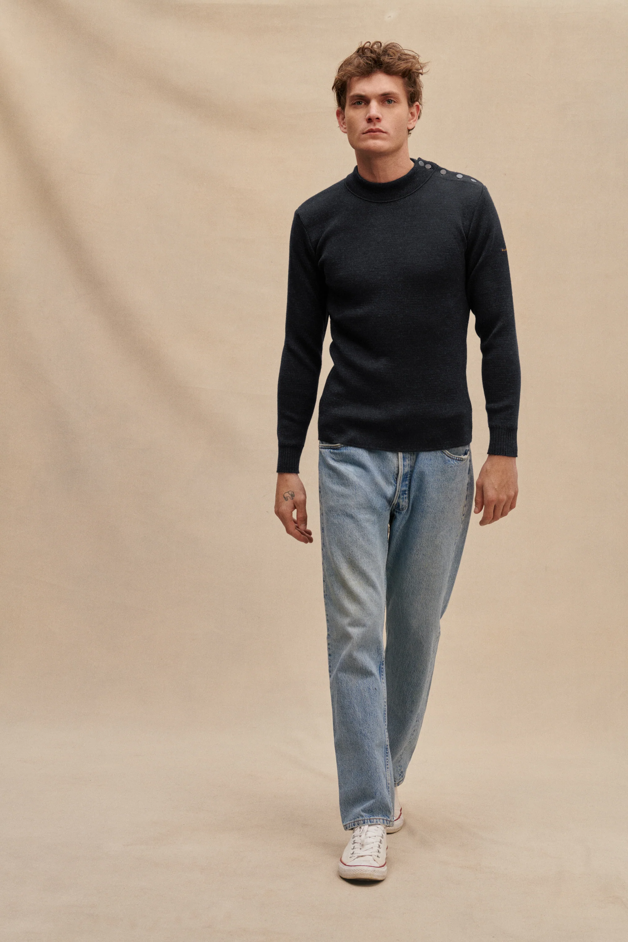 Pull marin gris anthracite pour homme - Image 4