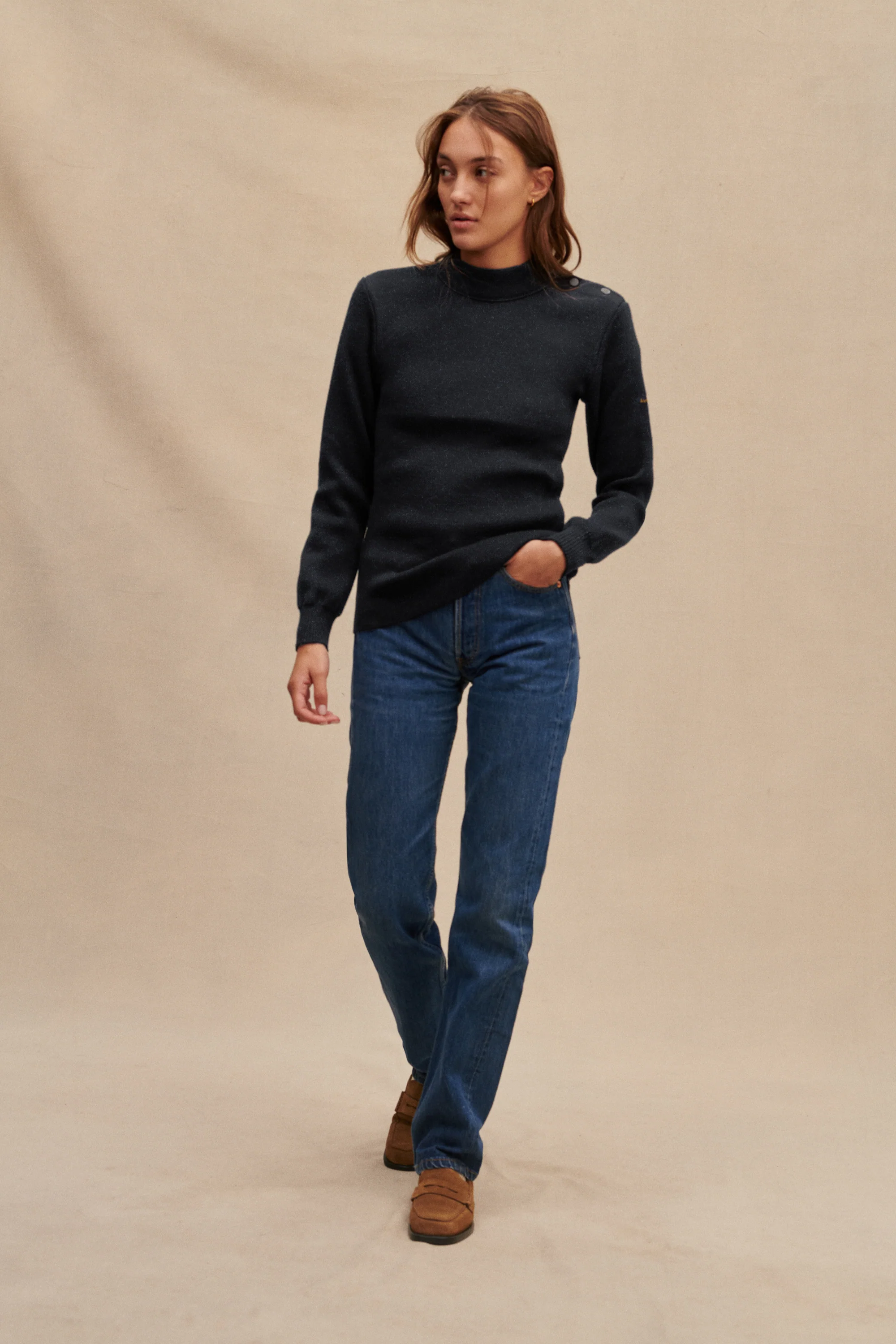 Pull marin gris anthracite pour femme - Image 4