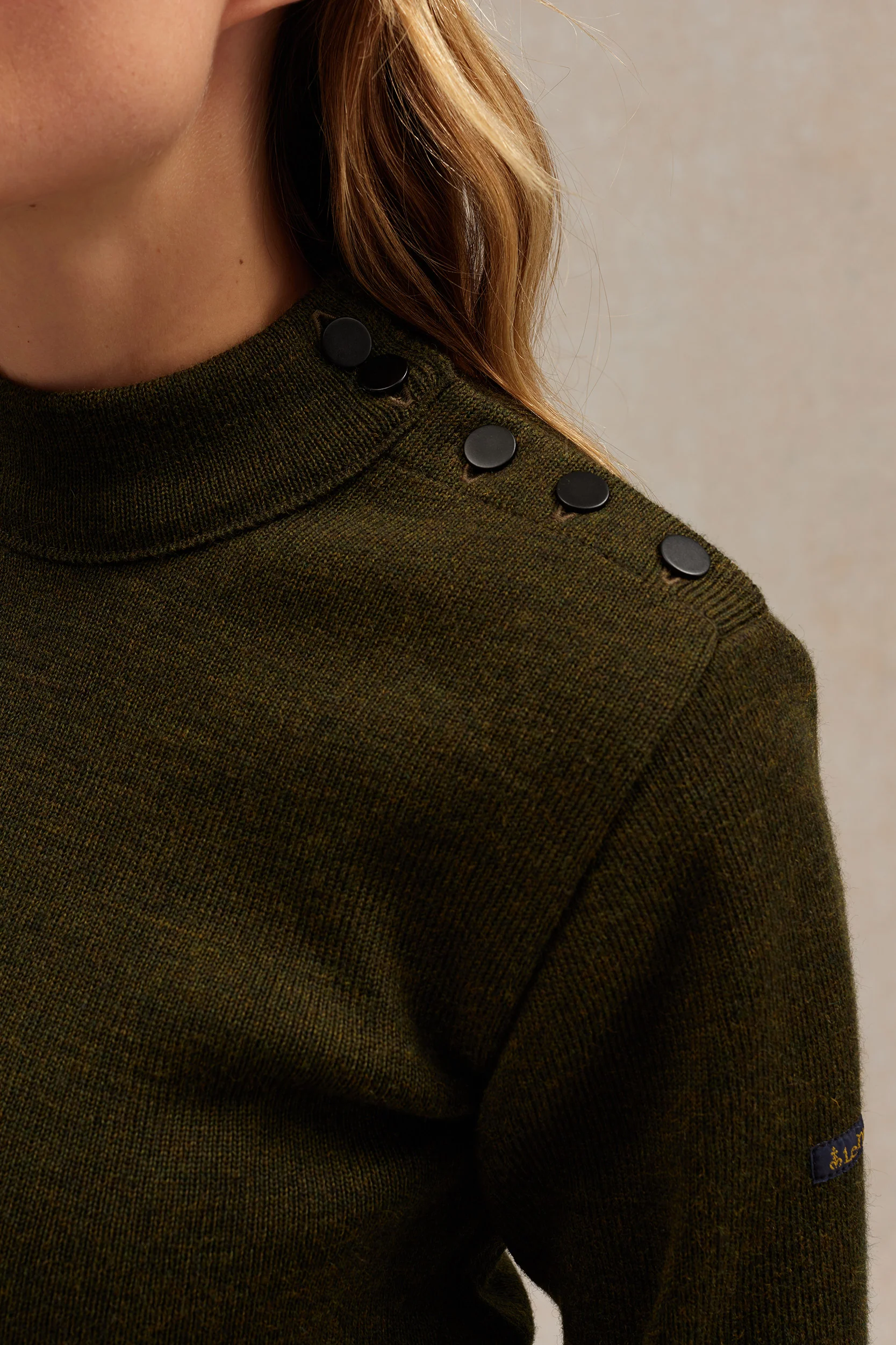 Pull marin olive pour femme - Image 3
