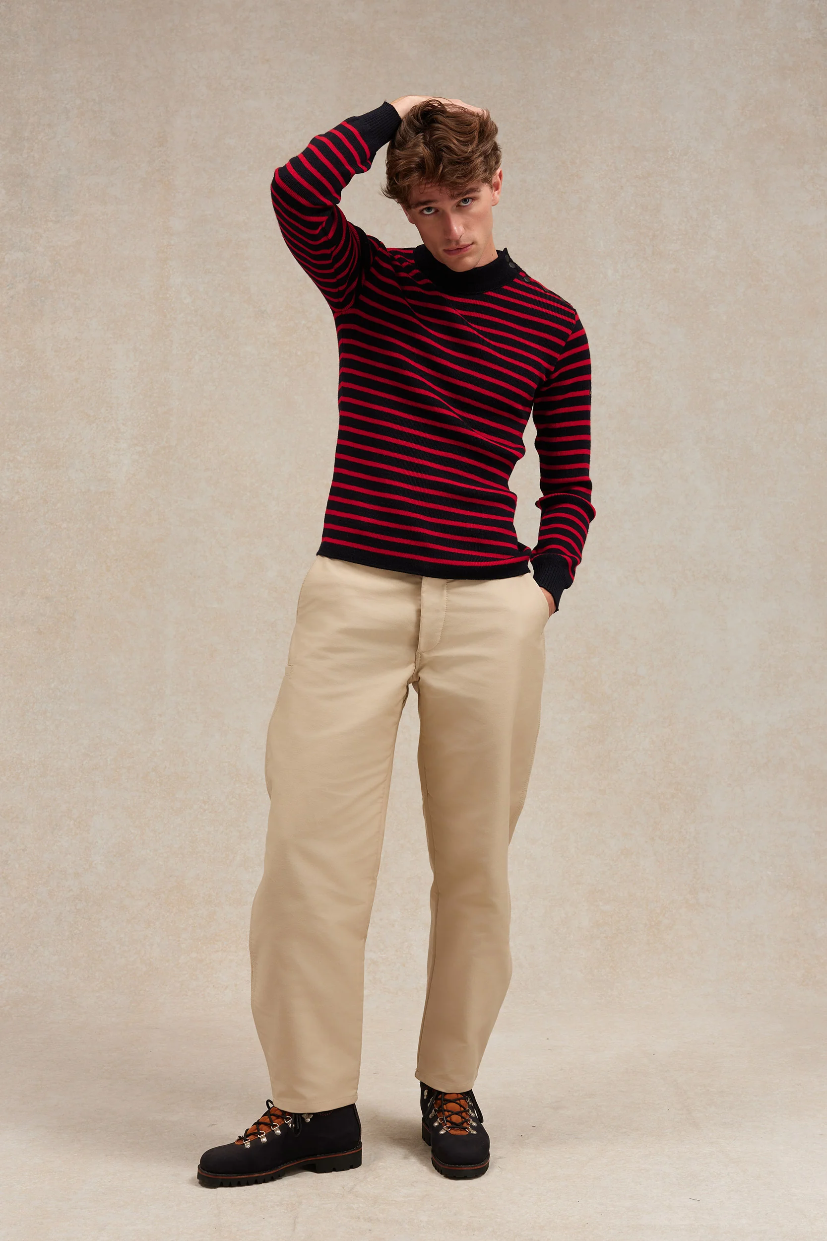 Pull marin rayé marine et rouge pour homme - Image 4