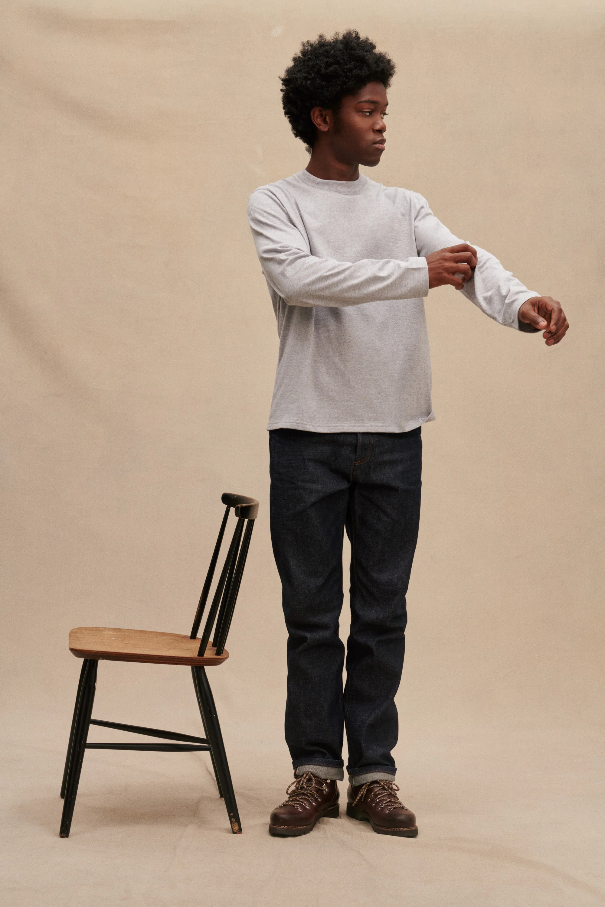 T-shirt gris à manches longues pour homme - Image 3